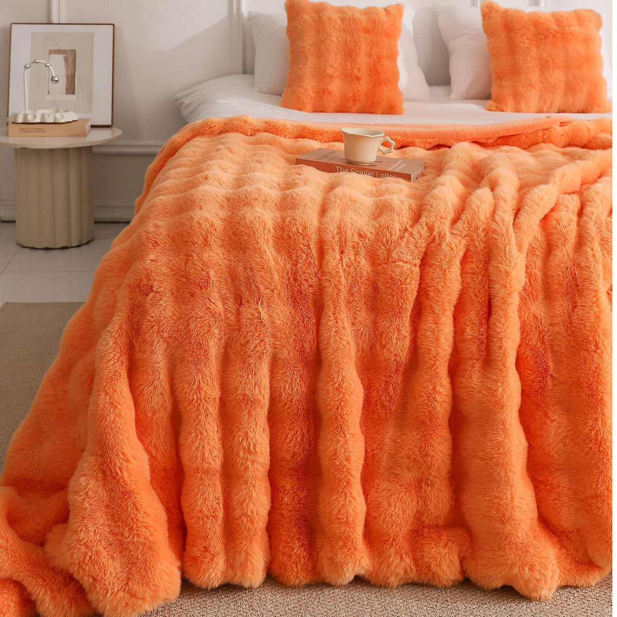Double-layer thickened rabbit fur blanket, light luxury style, double-sided plush bubble blanket, multi-functional sofa blanket.